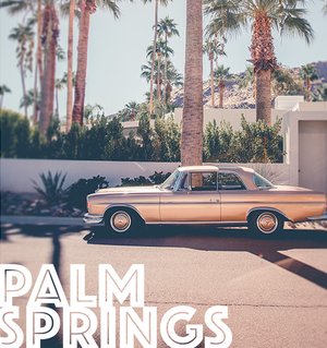 FOTOPLAKATEN.DK Klassisk Palm Spirngs mid-century motiv, med en klassisk gylden Mercedes